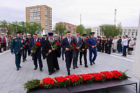 Возложение цветов к стеле «Город трудовой доблести» провели в Подольске