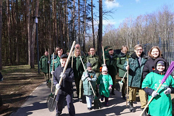 Всероссийский субботник собрал сотни горожан в Подольске