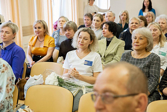 Медработников наградили в связи с юбилеями